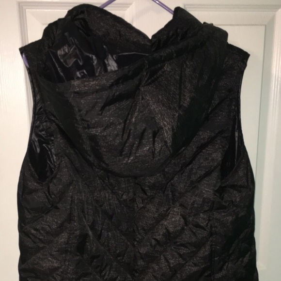 Tech Gear Black Vest - Picture 2 of 4